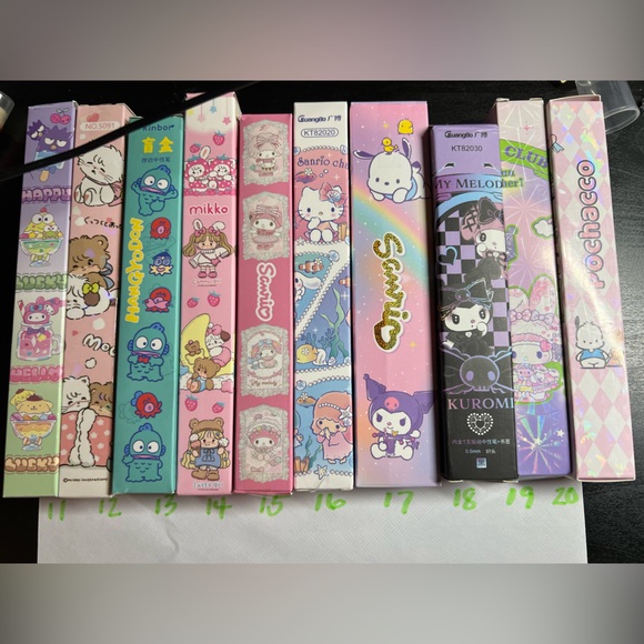 Sanrio set of 5 blind box pens NEW - Picture 3 of 7